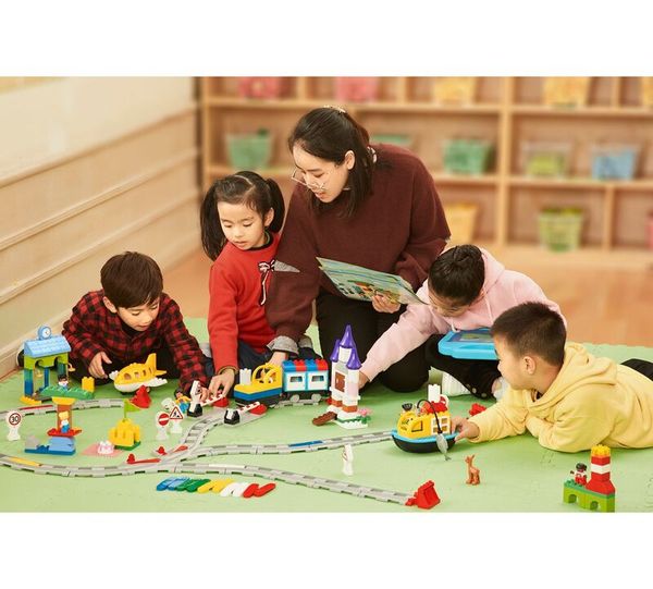 LEGO® Education "Willkommen im Digi-Zug", 232-teiliges LEGO® DUPLO® Set, 2-6 Jahre