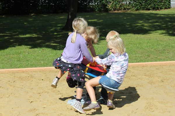 LEDON Blumenwippe für 4 Kinder