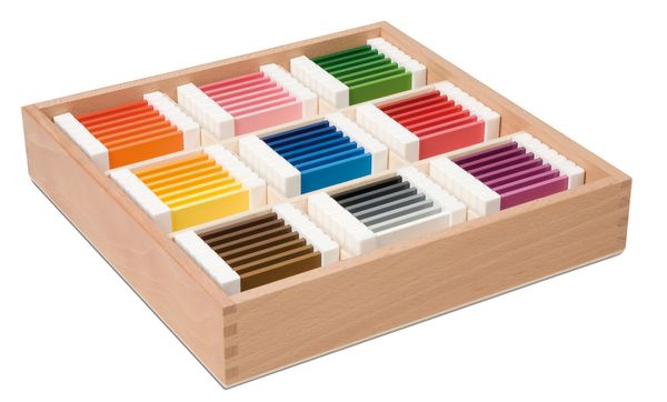 MONTESSORI Farbtäfelchen, Schattierungskasten mit 9 Farben, 63 Stück