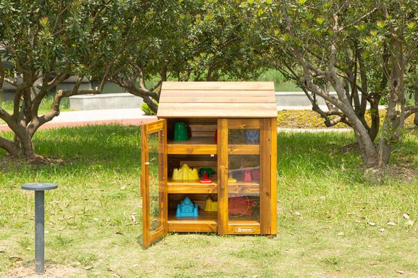 Outdoor-Schrank mit transparenten Türen, LxBxH 81 x 50 x 101 cm