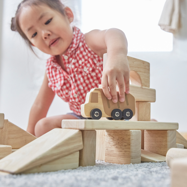 Mini-Holz-Trucks, 10er Set, 10,2 x 3,5 x 6,4 cm, ab 2 Jahre