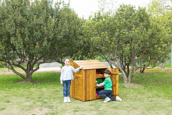 Outdoor-Schrank mit geschlossenen Türen, LxBxH 81 x 50 x 101 cm