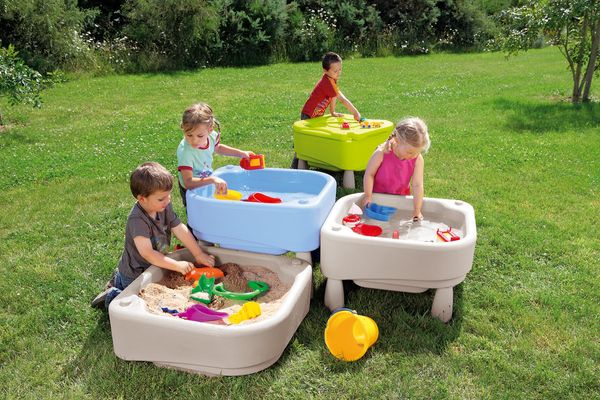 Kleiner Spieltisch Wasser und Sand, Breite 70 cm