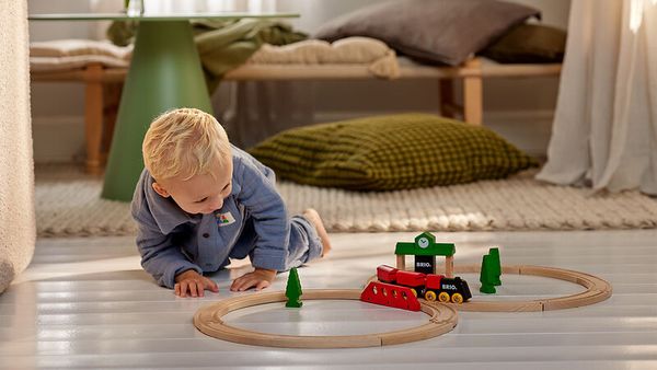 BRIO Bahn Acht Starter-Set Classic, 22 Teile aus Holz, ab 2 Jahre