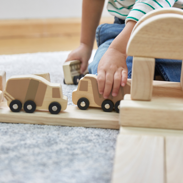 Mini-Holz-Trucks, 10er Set, 10,2 x 3,5 x 6,4 cm, ab 2 Jahre