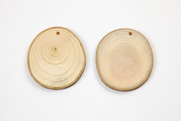 Holzscheiben mit Loch, Sortiment 4-7 cm, Stärke 5 mm, 25 Stück