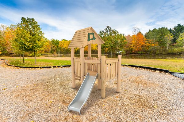 Spielbereich im Freien, Draußen, Spielbereich, Gras, Park