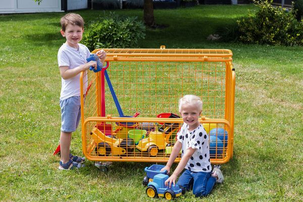 Transportwagen für Geräte oder Spielzeug mit Deckel